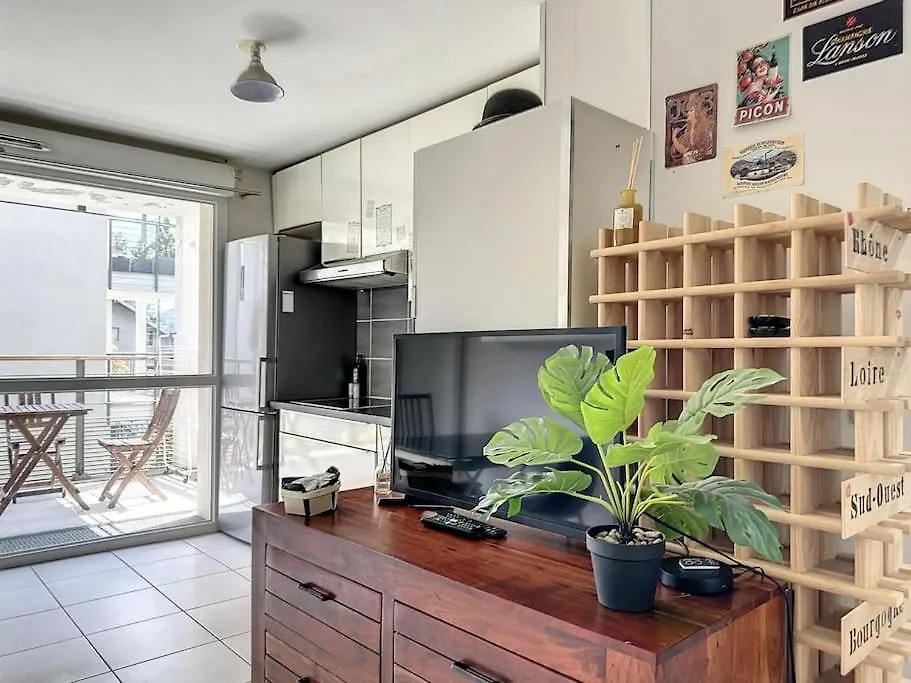 Le Central-4 Personnes-Parking Annemasse France